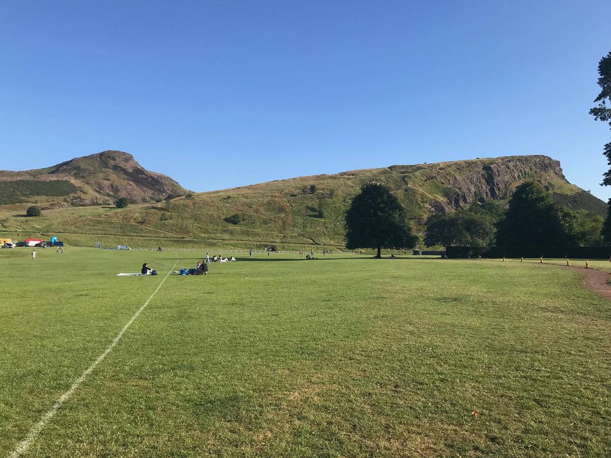 Silver Lining - Luxury Apartments Near Holyrood Palace エディンバラ エクステリア 写真